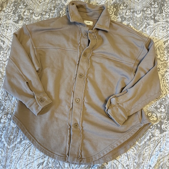 button shacket - Picture 2 of 4